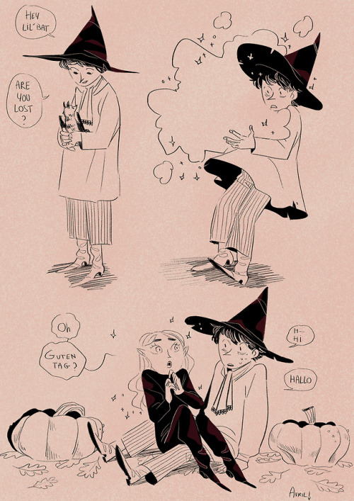 avril-circus:Oh, a new Halloween friend! Lil’ bat is lost. 