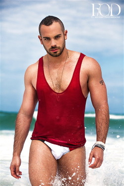 furrypty:  http://furrypty.tumblr.com/ – a blog to indulge your senses with the beauty of male shapes.