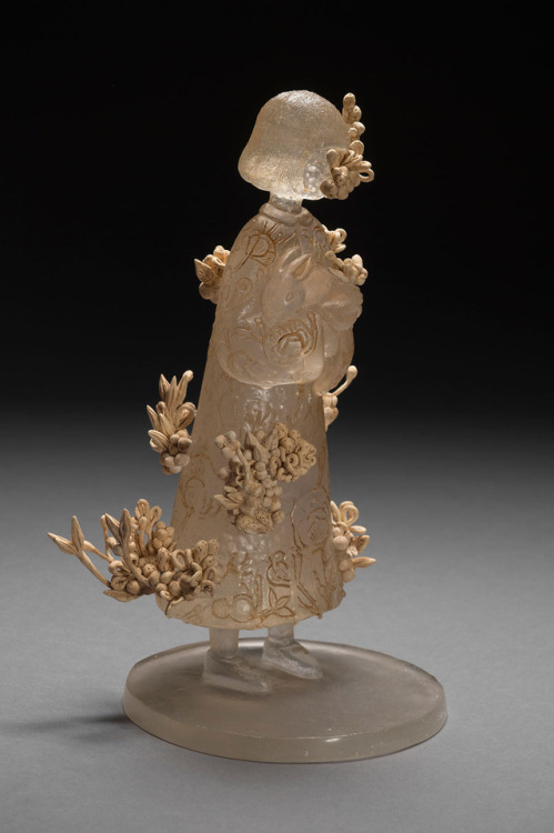 supersonicart:  Meng Du, Sculptures. Perfectly mysterious glass sculptures by artist Meng Du. Don&rs
