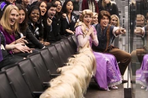 thegreatbigfour: annathesnowprincess: Remember when Rapunzel and Flynn went to a King’s game? 