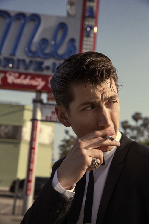 holdontillmyluh:  /Alex Turner/
