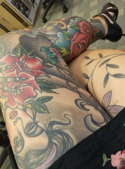 Tattooed Legs@carriecapri