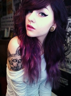 ilove-piercings-and-tattoos:  http://ilove-piercings-and-tattoos.tumblr.com/ 