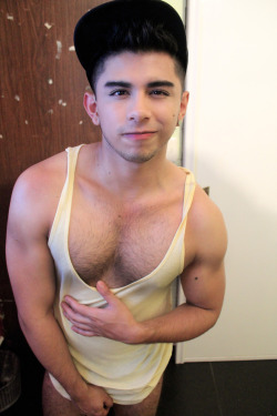 bitxhassnandoh:  atxlatino1:  😍daddy 