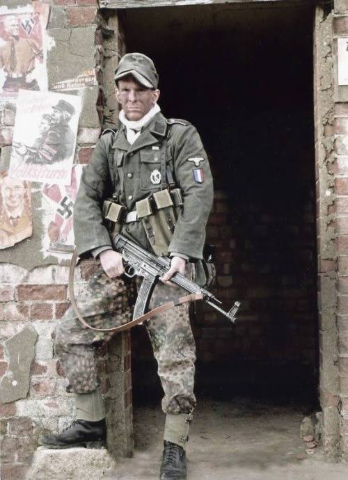historicaltimes: A French Soldier from the Waffen-SS “Charlemagne” division during the Battle of Ber