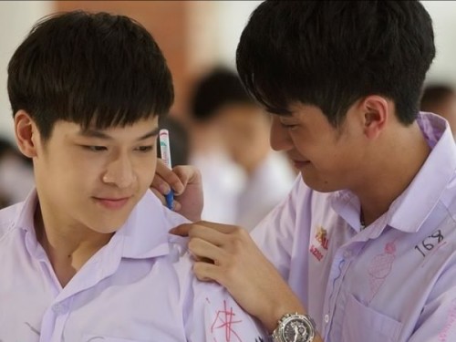 - The White and Blue (Part 1?) How’s my favorite “school boys” look like in their 