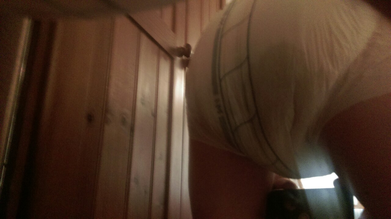 padded-cutie-bum:  Got back from work early, so gave myself an enema. I took one
