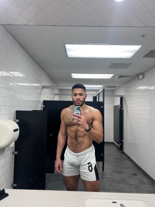 macho-xavier-xxx: