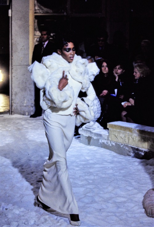 softestaura:John Galliano Fall 1995 RTW