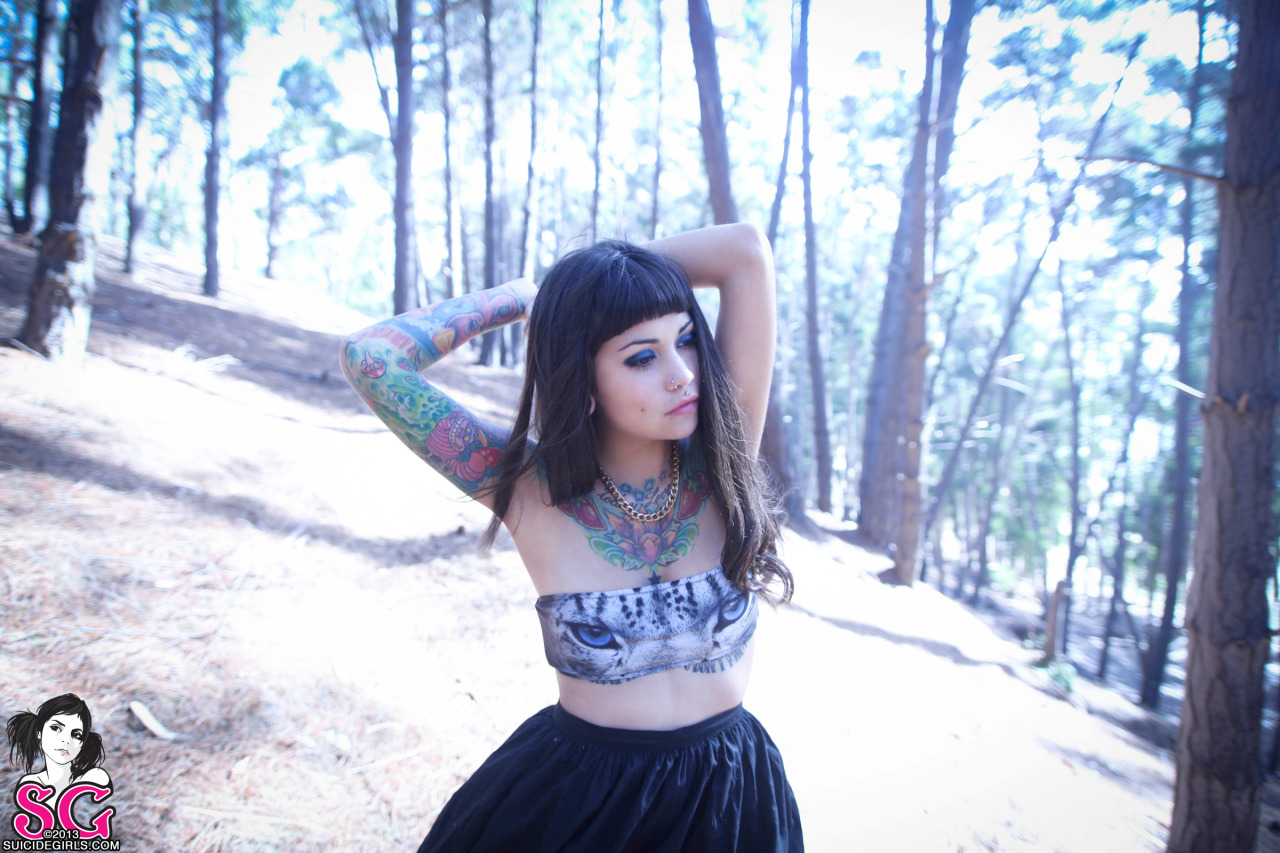 violetrosesuicide:  Coming soon on Suicidegirls
