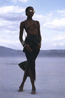 sirensongfashion:  Beverly Peele by Gilles Bensimon for Elle US January 1993 
