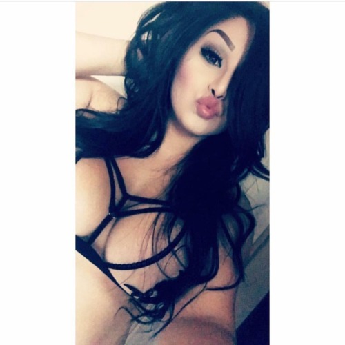barriogirls:  Yeah yeah I’m posting her up again. Shut it. Really hate when I go see her in Phoenix. @ms.jxo_xo  @ms.jxo_xo  @ms.jxo_xo  @ms.jxo_xo