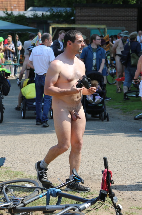 teamwnbr: World Naked Bike Ride Cardiff 2016To see more pics of this great event go to…http:/