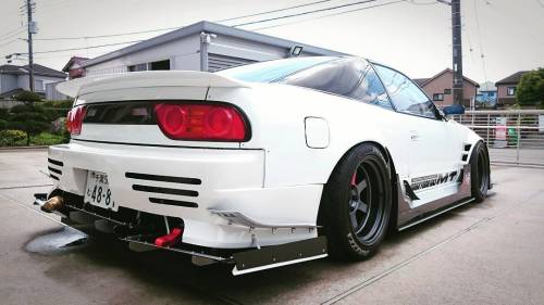 This car is awesomel! Will buy one Dmax spoiler for my 200sx s13, for sure!!!