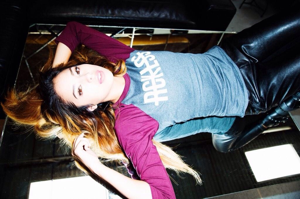 villegas-news:  HQ pics of Jasmine’s photoshoot with Young and Reckless