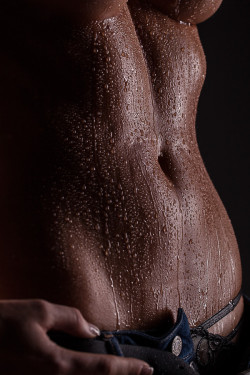 lessthan1000notes:  &lt;1000 notes: this month’s theme: wet skin