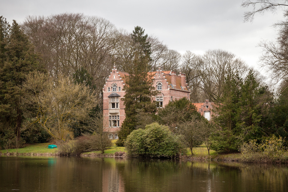 gravityhome:  A painter’s home in a Belgian castle | photos by Tim van de VeldeFollow