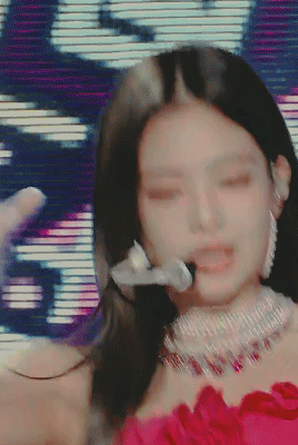 irendescent: Jennie x 뚜두뚜두 @ 180623 Music Core@brandinator
