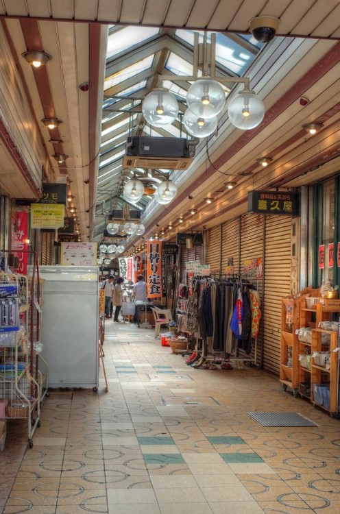 2018/10/18 :: 年末で閉鎖が決まった鷹野橋商店街の こうせつ地区RICOH GR2