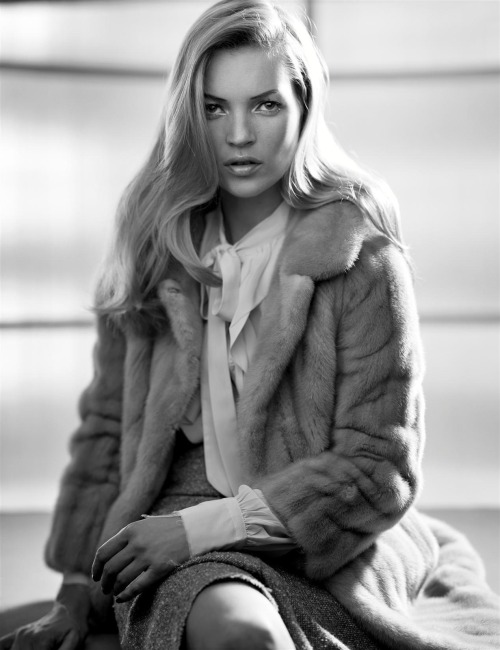 myprada:  lelaid:  Kate Moss in Noir for W, June 2004 Shot by Craig McDean Styled by Alex White  fashion&models