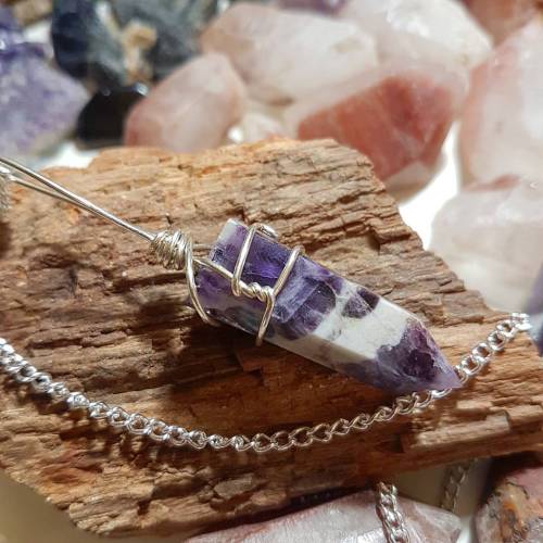 crystalsofthemoon: Amethyst point long necklace  www.etsy.com/uk/shop/crystalsofthemoon  #healingcry