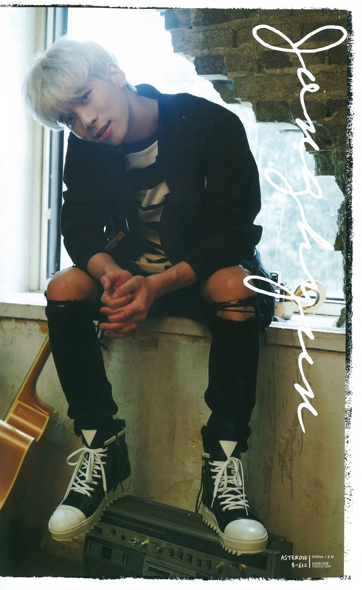 fyjjong:  seek ♡ vol. iv, september 2015  © b-612 (do not edit or remove logo)