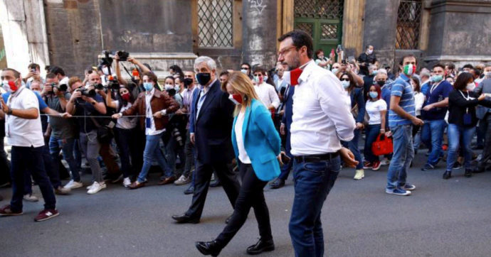 La Lega non ama le regole: preferisce l’anarchia.
di cittadinanzainformata.it
Pare proprio che, tosto o tardi, toccherà alla compagine di destra prendere in mano la guida dell’Italia. Di per sé, nulla di devastante. Forse solo un avvicendamento che...