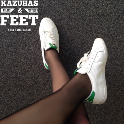 kazuhasfeet:  I wear sheer pantyhoses to
