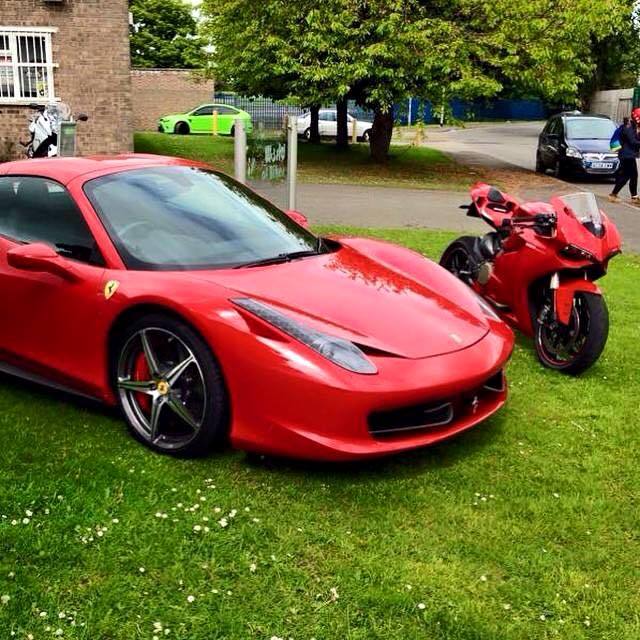 motorcycles-and-more:  Ferrari &amp; Ducati