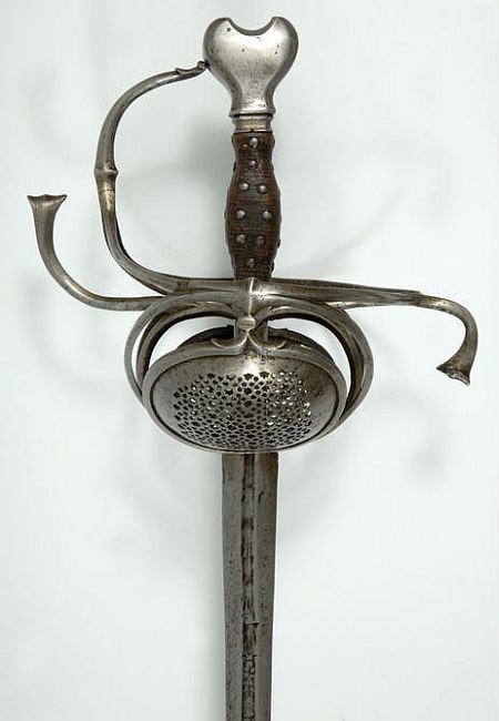 art-of-swords:    Pappenheimer Rapier Dated: circa 1630 Culture: German Medium: steel Measurements: overall length 133.2 cm; blade length 109.6 cm; blade width at hilt 3.8 cm; hilt length 22 cm The sword has a massive pommel, rectangular in plan with