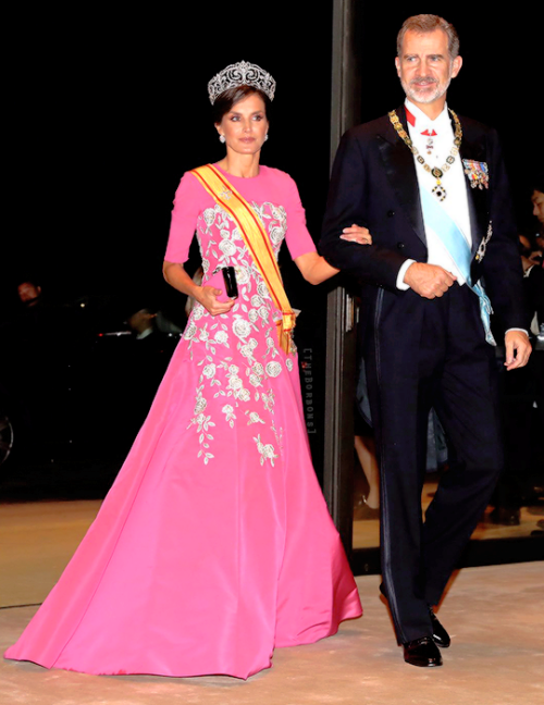 theborbons: King Felipe and Queen Letizia arrive at the gala dinner hosted on the occasion of Empero