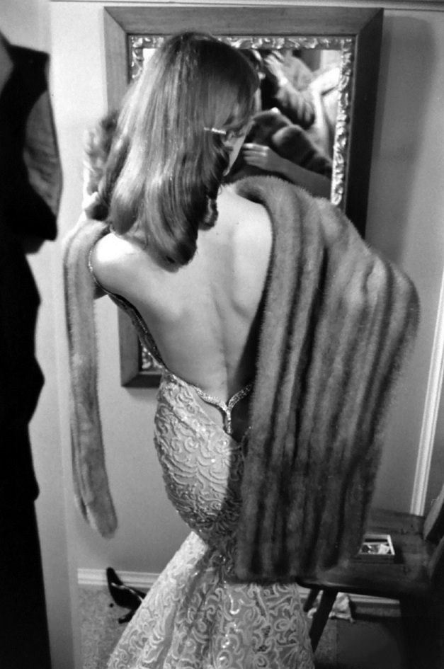 noonesnemesis:  Vikki Dougan Mirror and Stole by Ralph Crane 1950’s 