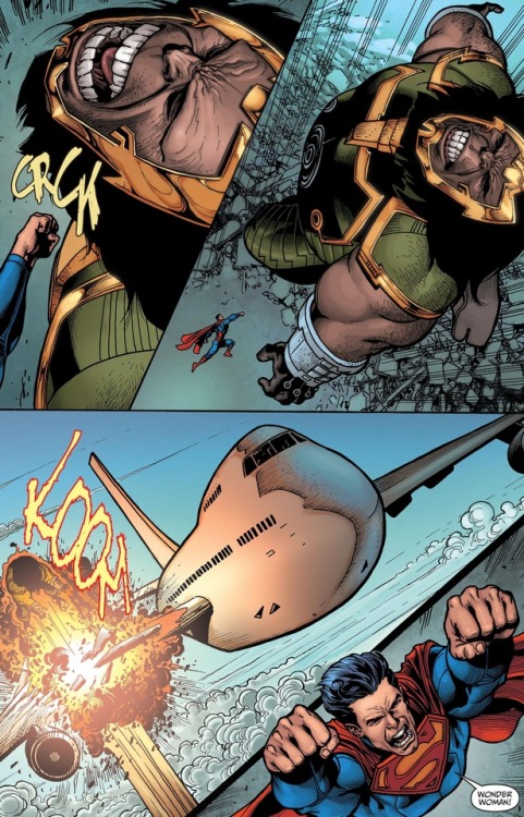 Superman vs. Kalibak.[from Injustice (2013) #8]