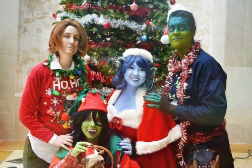 MERRY CRITMAS FROM THE MIGHTY NEIN!  I&rsquo;m so excited to share this christmas card photo wit