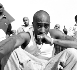 90shiphopraprnb:    Tupac Shakur | Los Angeles,
