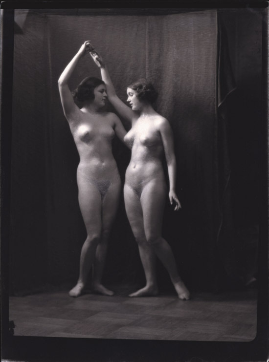 realityayslum:Irma Duncan dancers by Arnold Genthe, 1929 or 1930