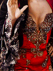 swannsavior:The Evil Queen + Wardrobe Details