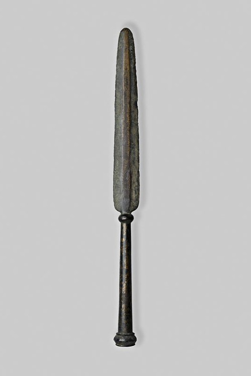 grandegyptianmuseum:Bronze sword, with broad leaf-shaped blade with flat midrib engraved with titles