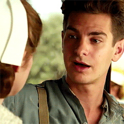andrewgarfielddaily:  Andrew Garfield and Teresa Palmer in ‘Hacksaw Ridge’