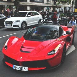 themanliness:  Ferrari LaFerrari by LuxurySpottings!