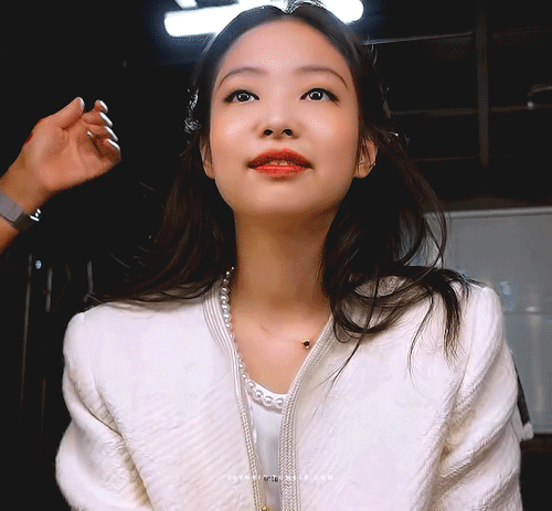 Jennie’s Choice: Cat Paw Game!