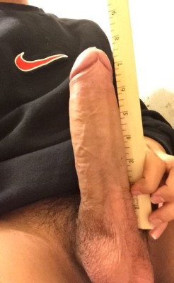 betomartinez:  This is from one of our most popular posters, Danny!  Thanks Danny.  Always hot.  Here is his message for you guys:Since everyone asks how big it is lolHmuIg: magana.danielKik: dannyell_21Danny369.tumblr.comPlease send your pics to:Por