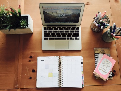 thebalancedbook: 1.8 37/100 Just moved into my apartment and planning out the month of January in my