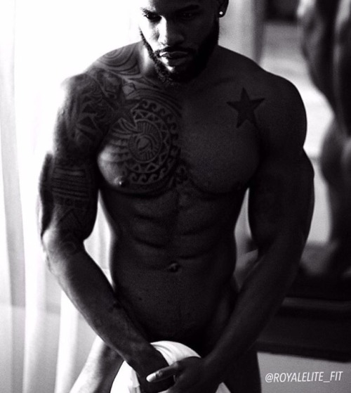 melaninmuscle:  ROYAL