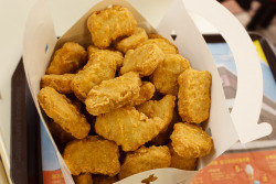 validx2:  blackgirlsrpretty2:  fatty-food:  80 Chicken McNuggets!! (by Brandon Wang)  so I need about 40 bbq sauces  i want these so bad right now