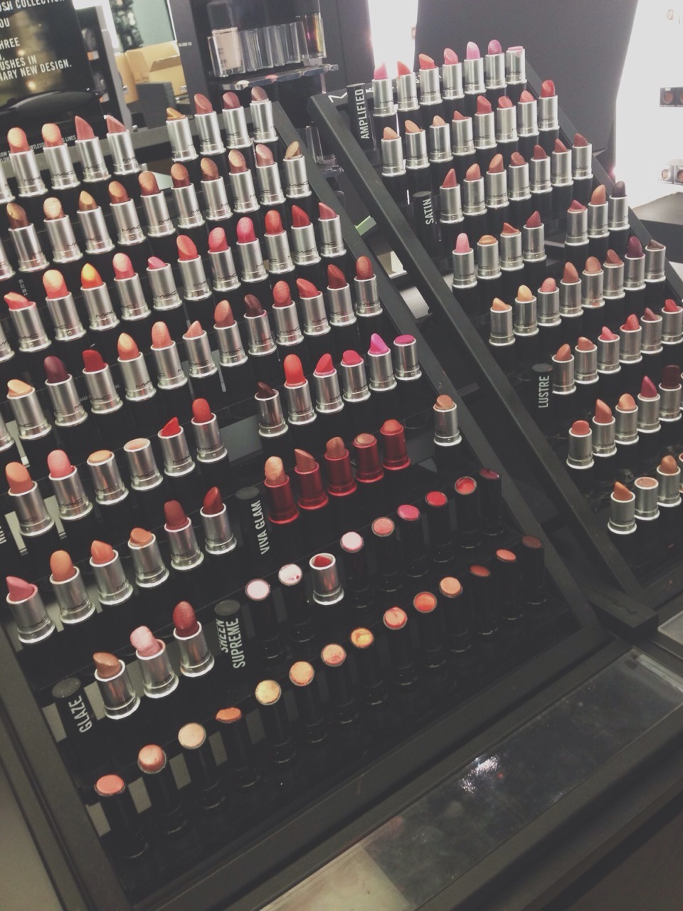 erinnnchristine:  Lipstick all day everyday 