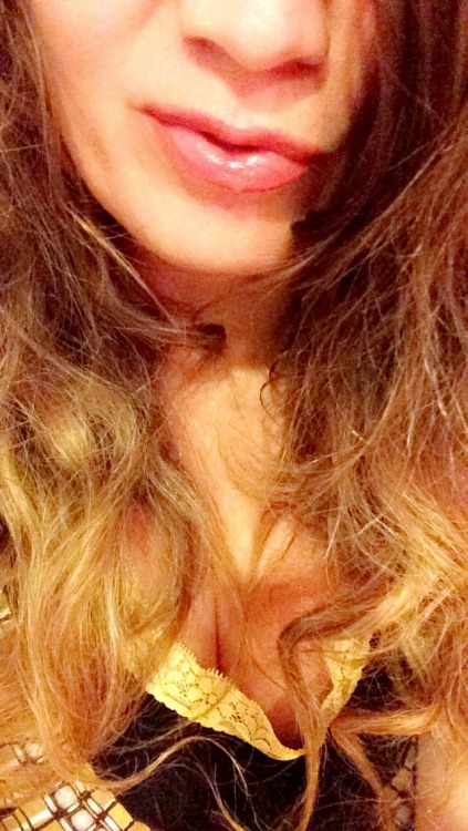allthingssexyforu:  Sharing the rest of my cleavagesunday photos for today :)