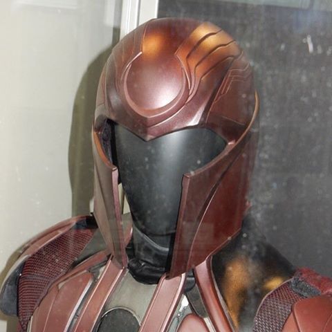 #XMENAPOCALYPSE: uniforme do Magneto. #xmen #xmenmovies #20thcenturyfox #marvel
