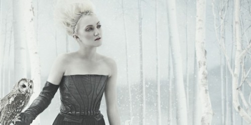 lackadaisical-ennui:Evanna Lynch Giuliano Bekor Photoshoot