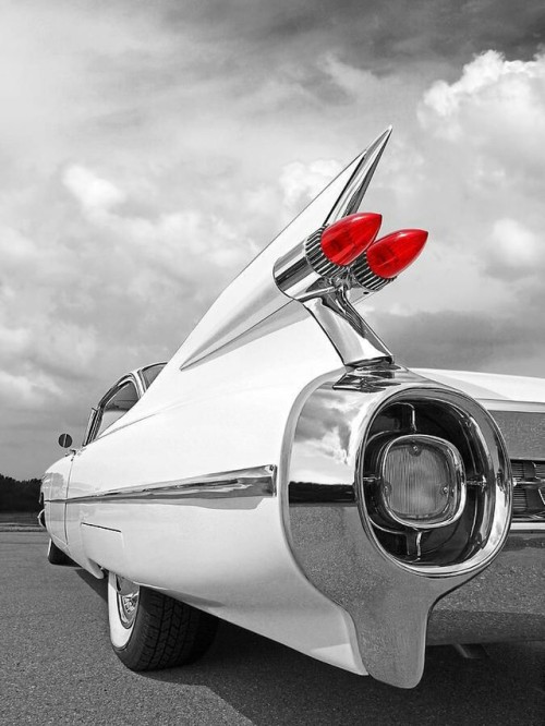 oxygenride: doyoulikevintage: 1959 Cadillac Fins to the left